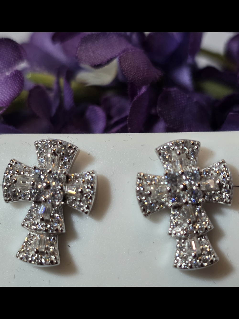Sparkling 925 Sterling Silver Cross Stud Earrings with Clear Moissanite Diamonds